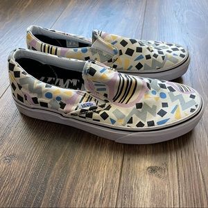 VANS slip on sneakers - 90s print - womens 7.5